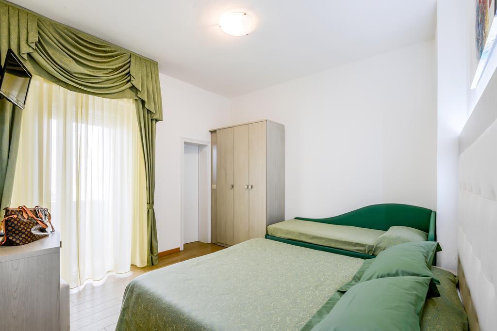 Hotel Corinna Rimini Exterior foto