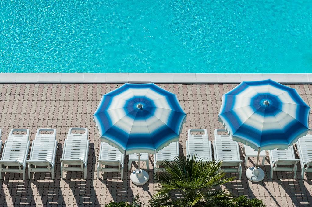 Hotel Corinna Rimini Exterior foto
