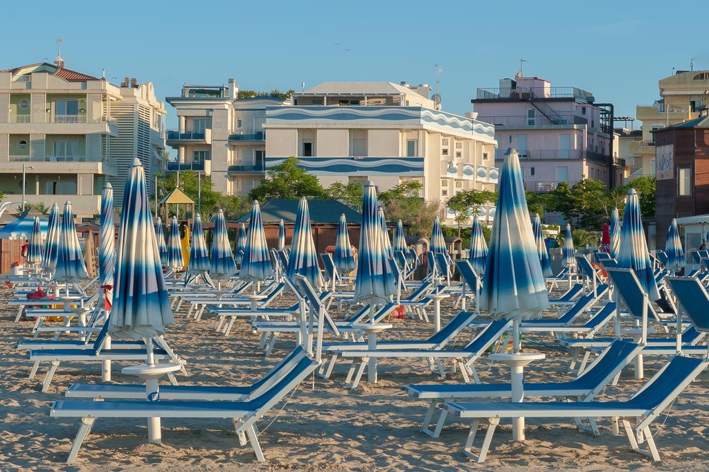 Hotel Corinna Rimini Exterior foto