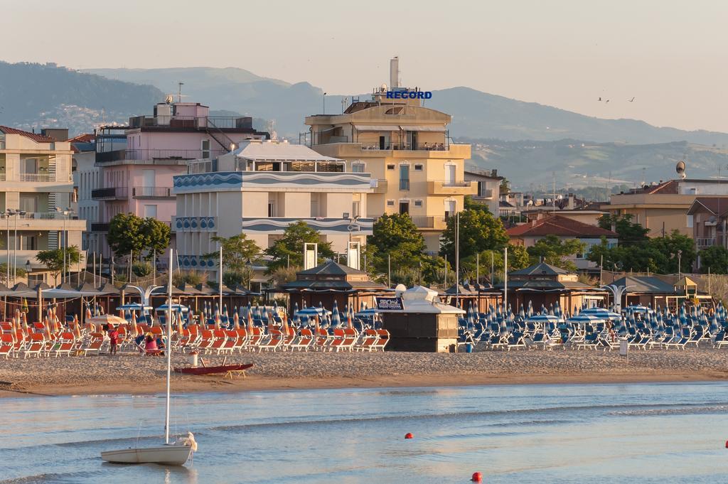 Hotel Corinna Rimini Exterior foto