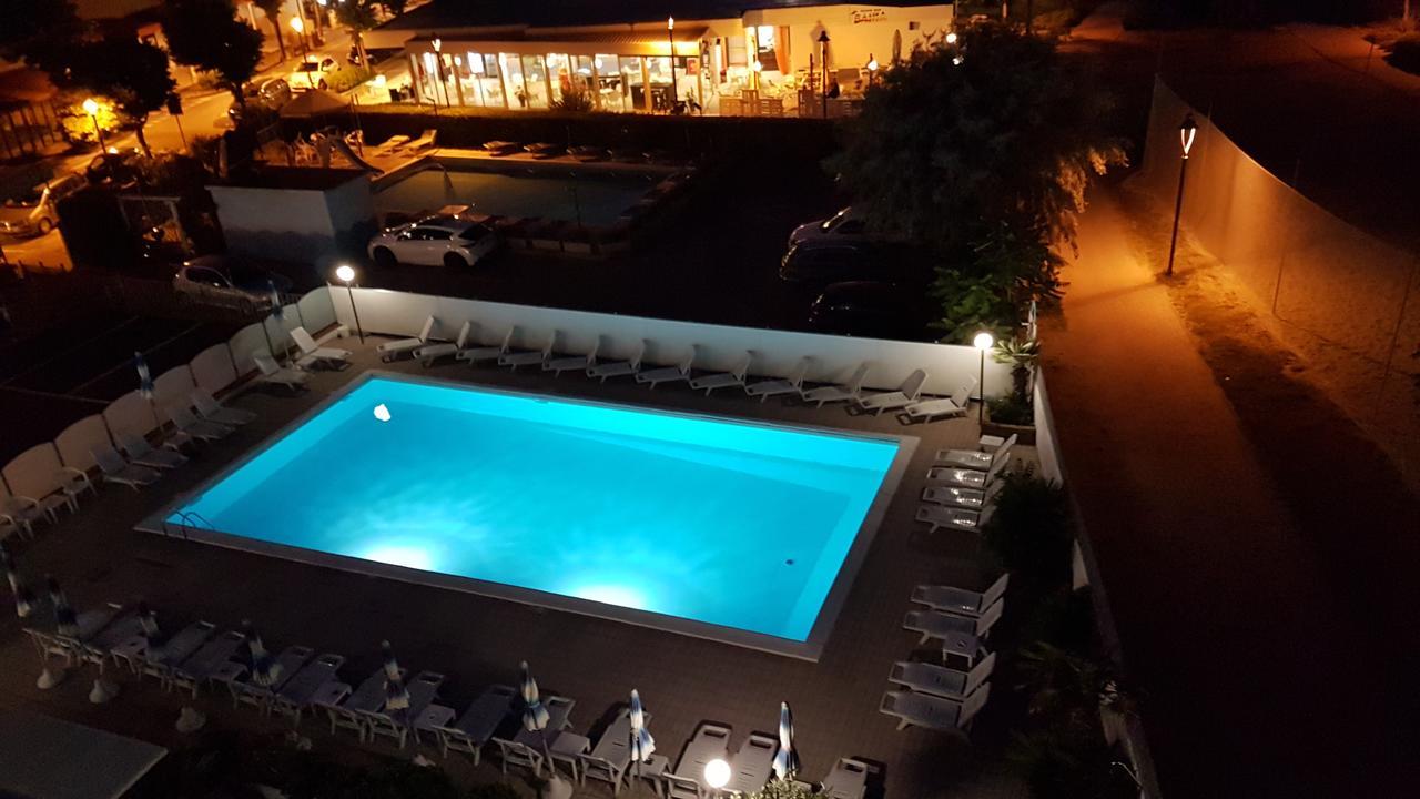 Hotel Corinna Rimini Exterior foto